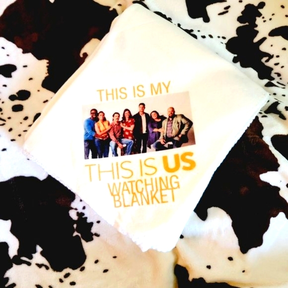 This Is Us Watching Throw Blanket - Picture 1 of 3